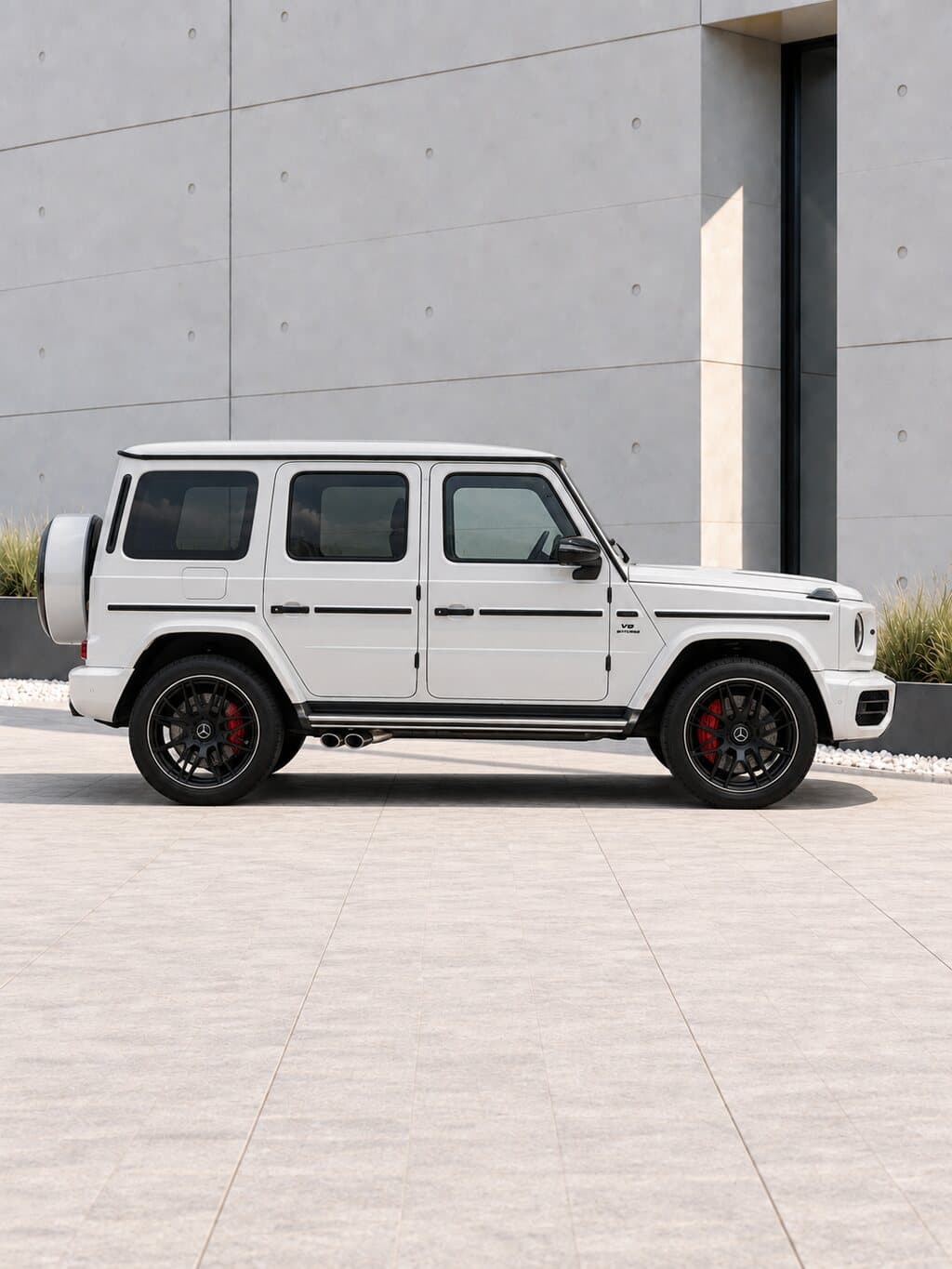Mercedes-AMG G 63 Wit met rood interieur — 2