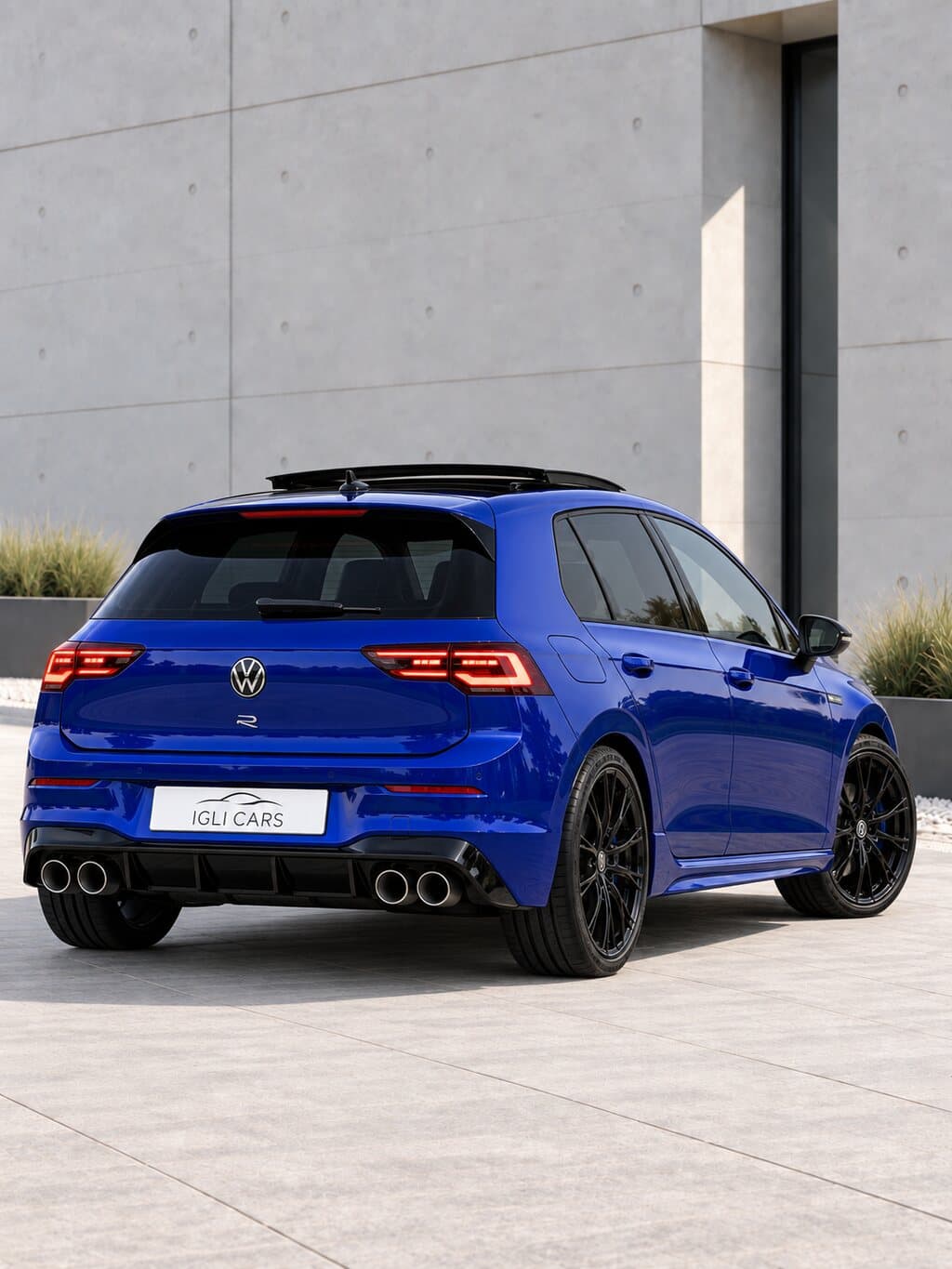 Volkswagen Golf 8 R Blauw — 3